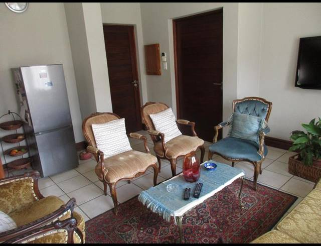 2 BEDROOM TOWNHOUSE FOR SALE IN RETIRE AT MIDSTREAM